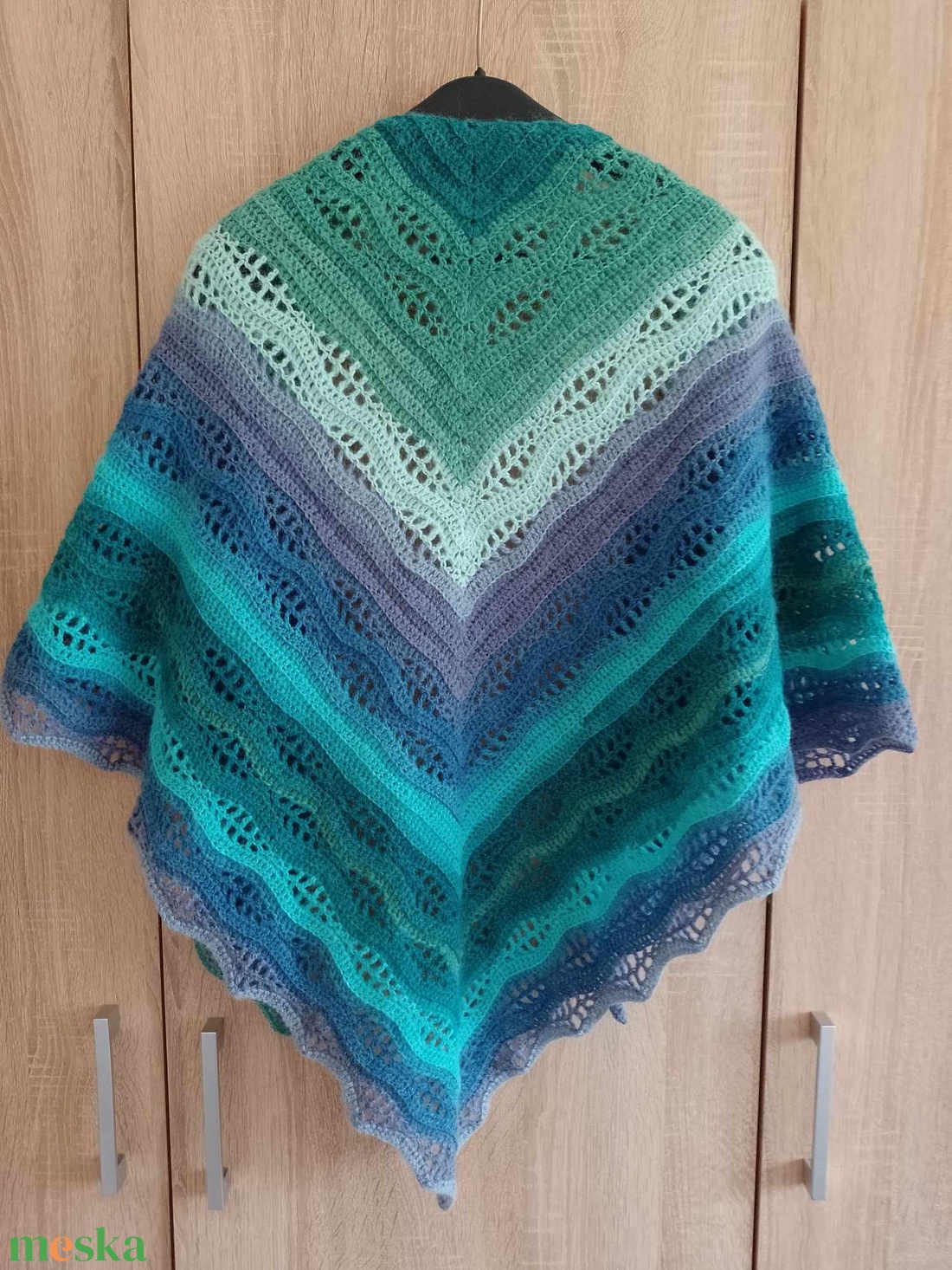 Hullámzó tenger, horgolt vállkendő - ruha & divat - sál, sapka, kendő - vállkendő - Meska.hu