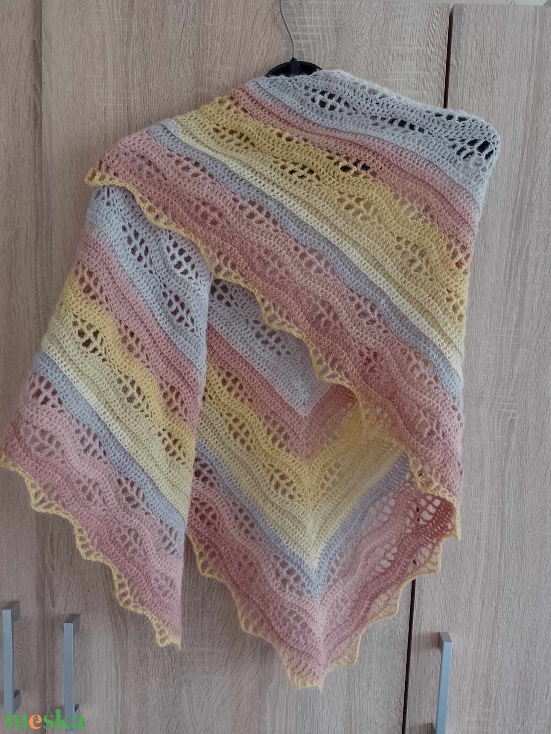 Homokvihar - Horgolt vállkendő - ruha & divat - sál, sapka, kendő - vállkendő - Meska.hu