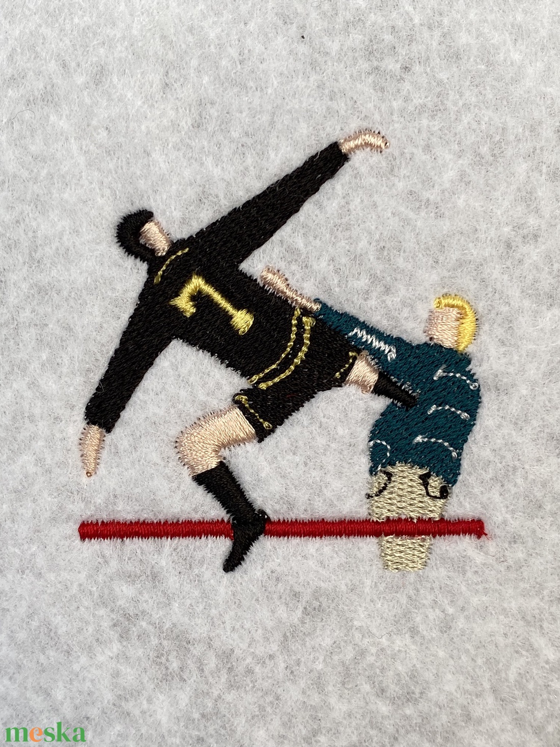 Hímzett póló, Eric Cantona - ikonikus KungFu rúgás - '95 - ruha & divat - férfi ruha - póló - Meska.hu Hímzett póló, Eric Cantona - ikonikus KungFu rúgás - '95 - ruha & divat - férfi ruha - póló - Meska.hu