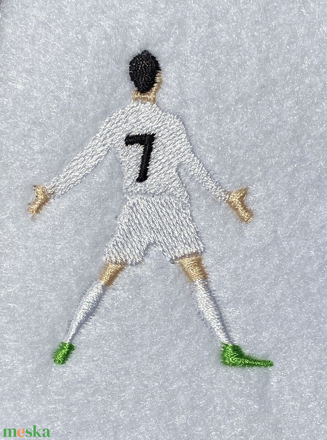 Hímzett póló, CR7 - ikonikus 'SIUU' gólöröm - '14 - ruha & divat - férfi ruha - póló - Meska.hu Hímzett póló, CR7 - ikonikus 'SIUU' gólöröm - '14 - ruha & divat - férfi ruha - póló - Meska.hu