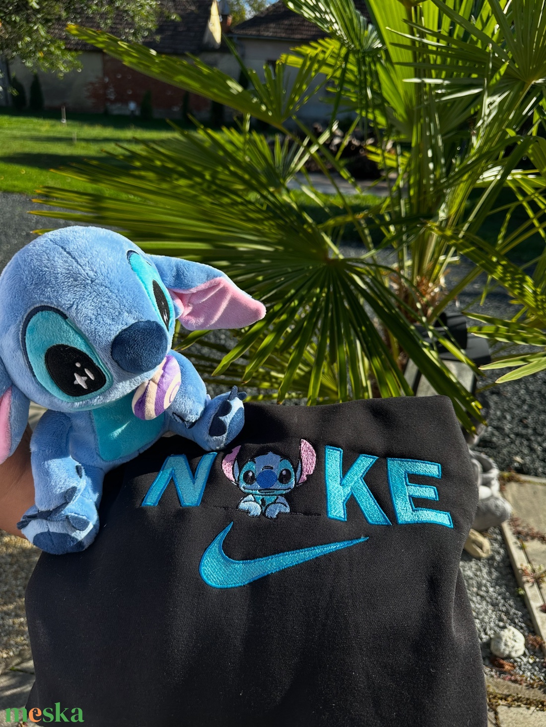 Hímzett Stitch-es pulóver - ruha & divat - női ruha - pulóver - Meska.hu