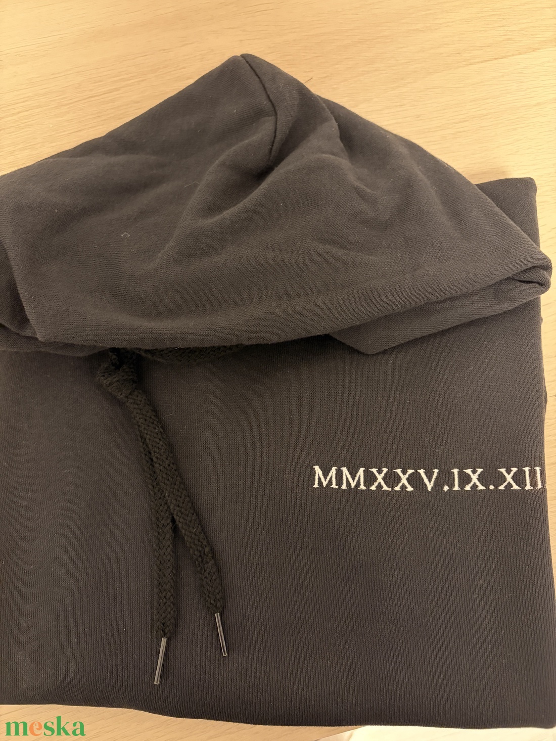 Hímzett római számos pulóver - ruha & divat - női ruha - pulóver - Meska.hu