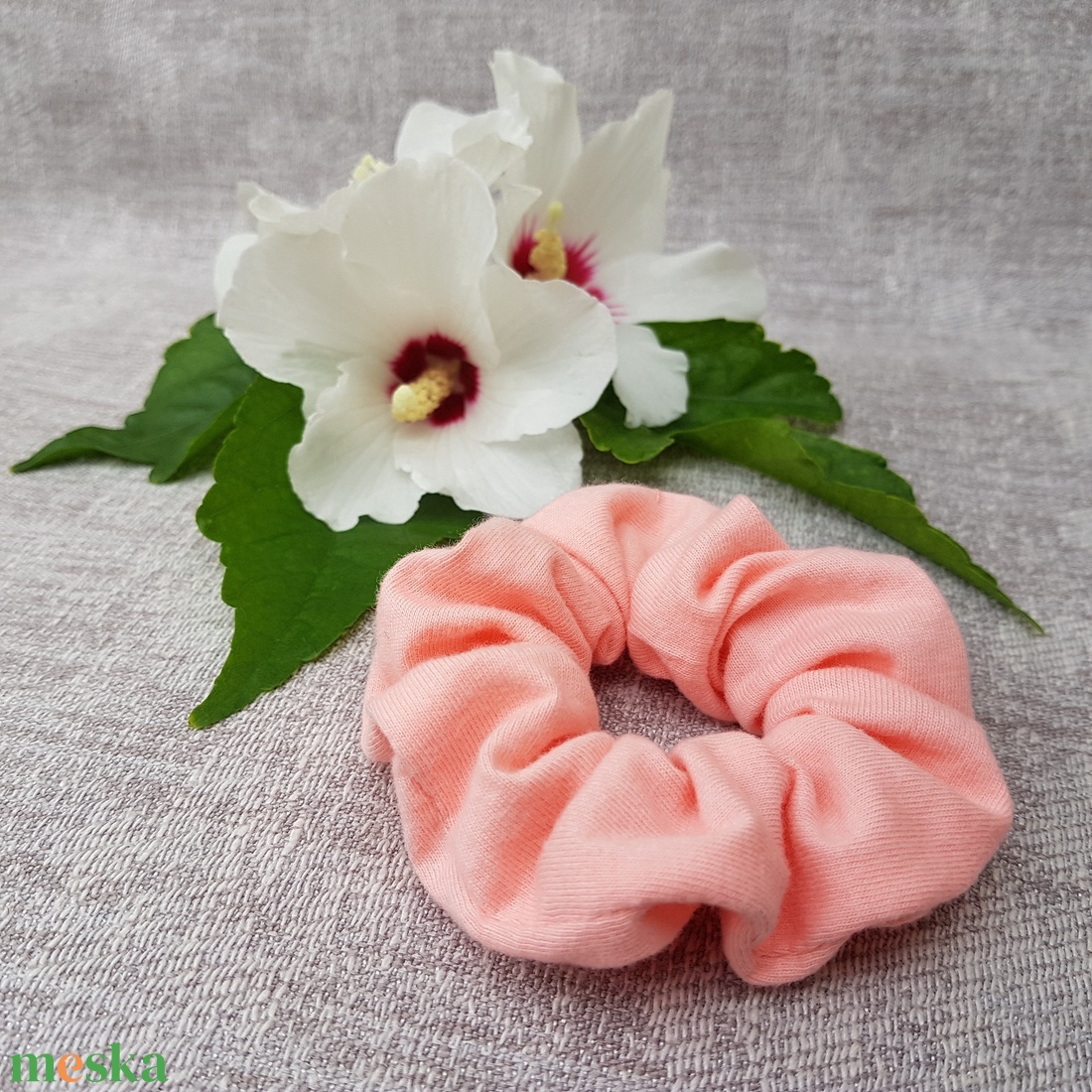 Textil hajgumi, scrunchie - barackszínű - kb. 9-10cm - ruha & divat - hajdísz & hajcsat - hajgumi - Meska.hu Textil hajgumi, scrunchie - barackszínű - kb. 9-10cm - ruha & divat - hajdísz & hajcsat - hajgumi - Meska.hu