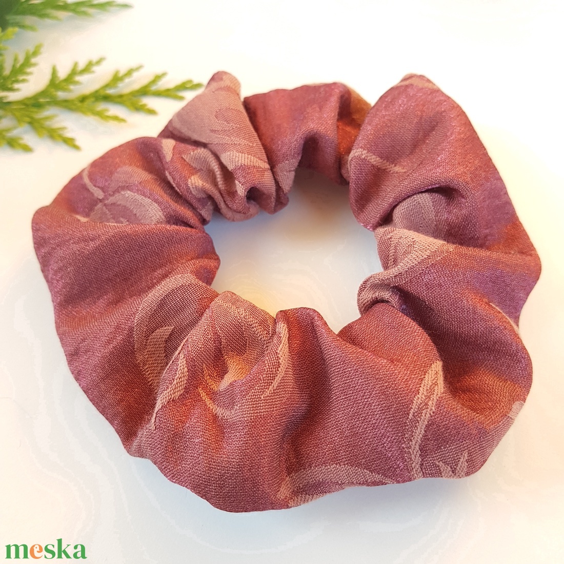 Textil hajgumi, scrunchie - fáradt rózsaszín- kb. 9-10cm - ruha & divat - hajdísz & hajcsat - hajgumi - Meska.hu Textil hajgumi, scrunchie - fáradt rózsaszín- kb. 9-10cm - ruha & divat - hajdísz & hajcsat - hajgumi - Meska.hu
