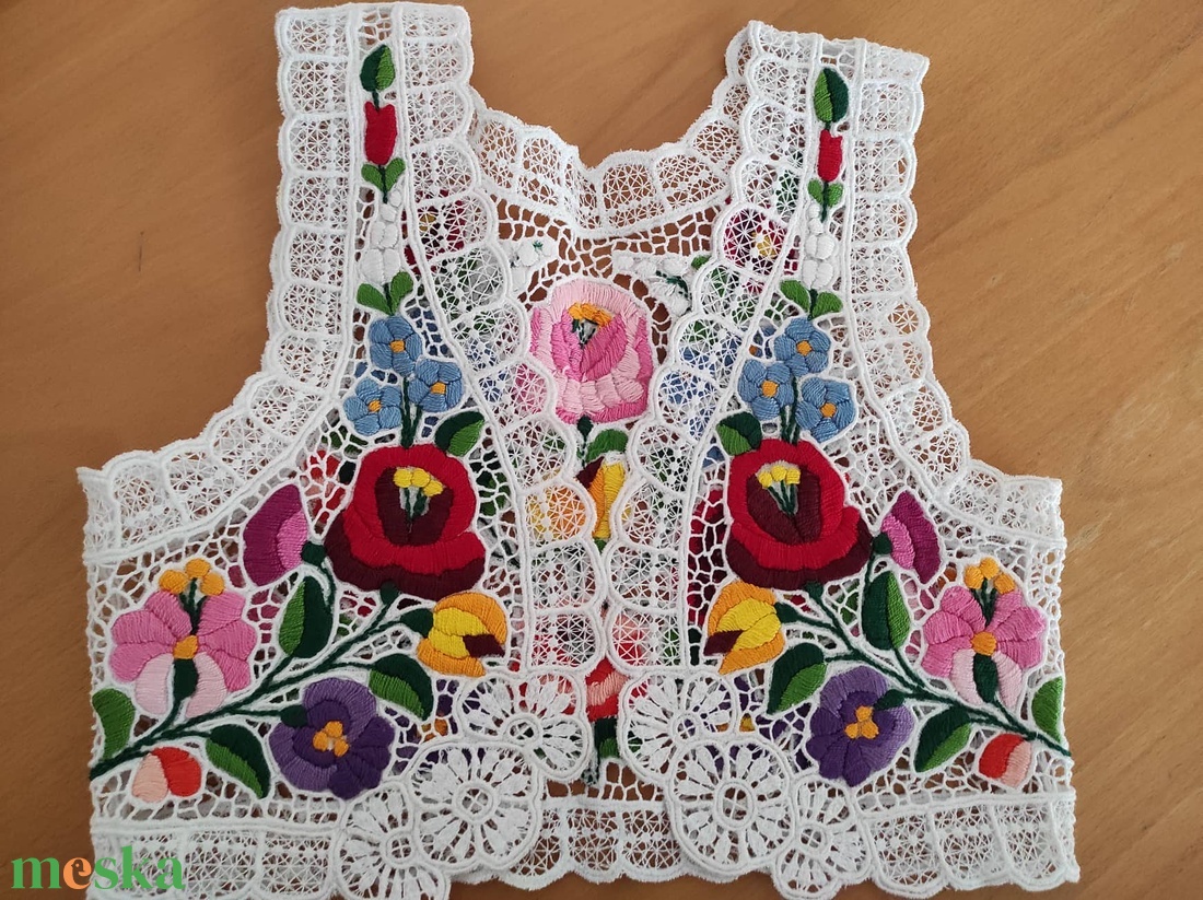 kalocsai mellény - ruha & divat - babaruha & gyerekruha - babafotózási ruha és kellék - Meska.hu kalocsai mellény - ruha & divat - babaruha & gyerekruha - babafotózási ruha és kellék - Meska.hu