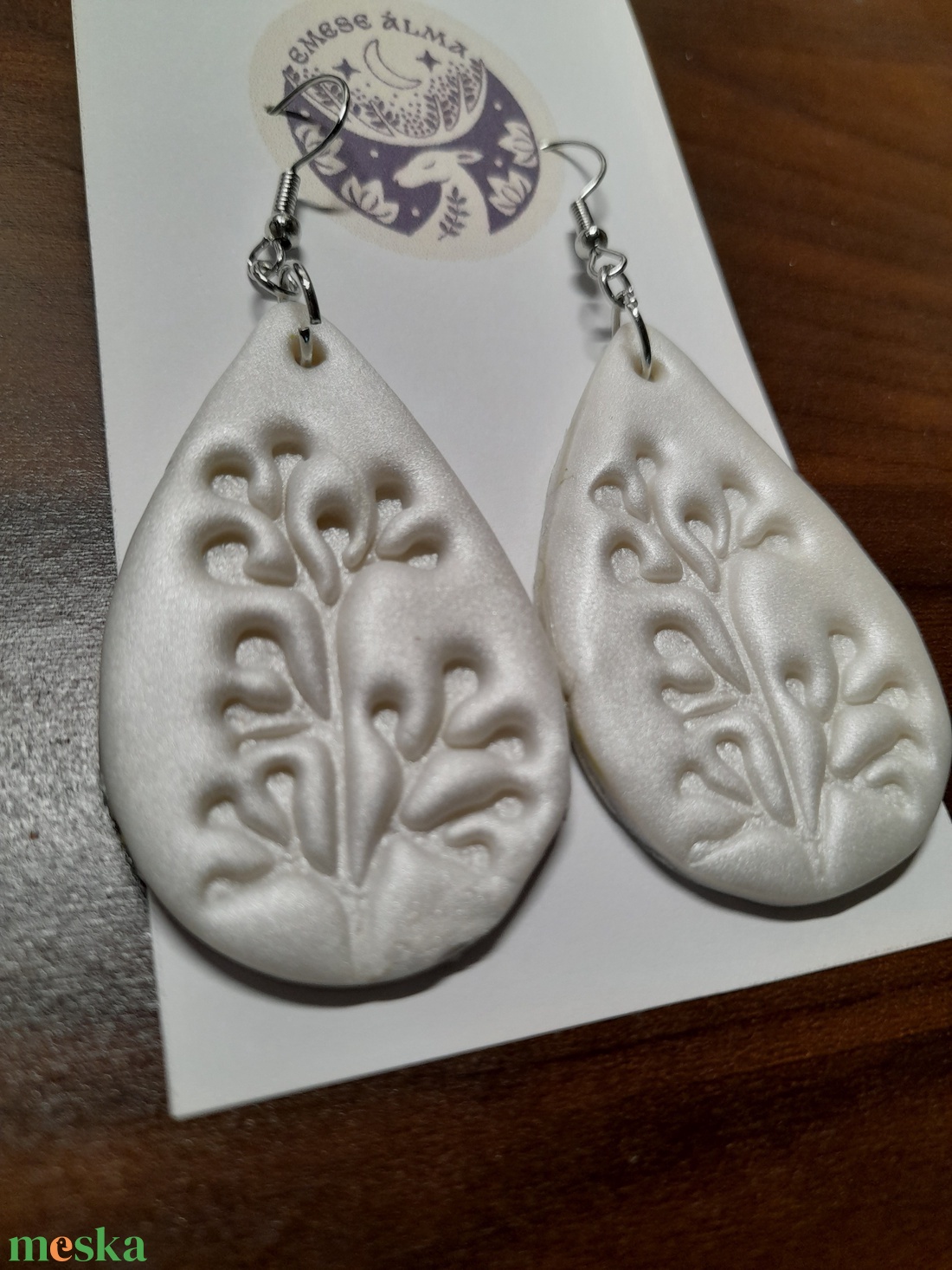 Fehér rezgő fülbevaló - ékszer - fülbevaló - fülékszer - Meska.hu