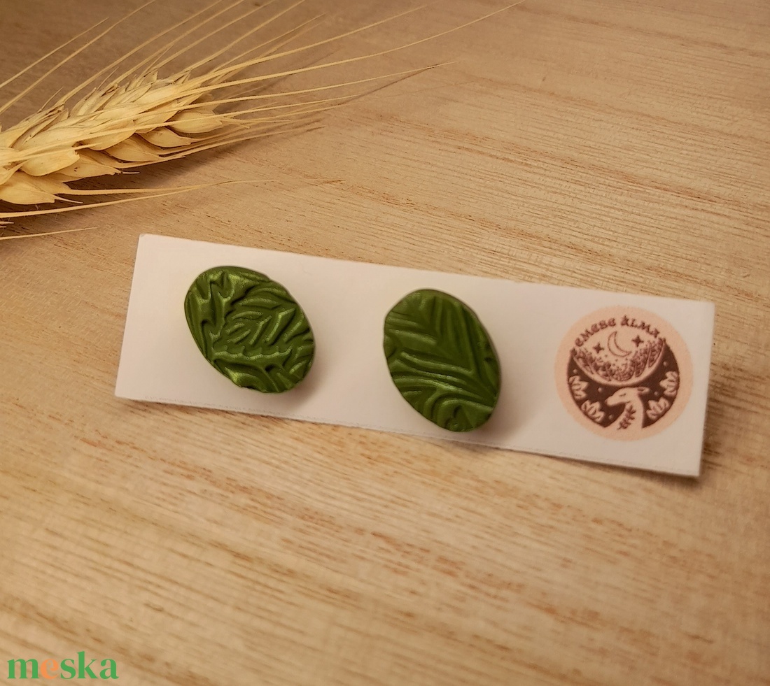 Zöld ovális bedugós fülbevaló - ékszer - fülbevaló - fülékszer - Meska.hu