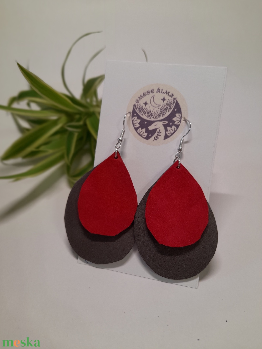 Bőr csepp  - ékszer - fülbevaló - lógó fülbevaló - Meska.hu