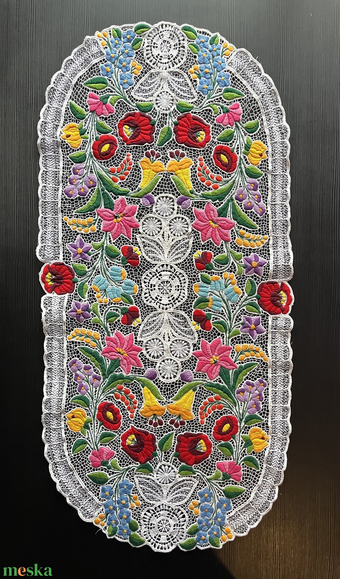 Kalocsai mintás riselt terítő - Nagy: 93,5 x 45,7 cm - otthon & életmód - lakástextil - abrosz, terítő - díszterítő polcra, komódra - Meska.hu