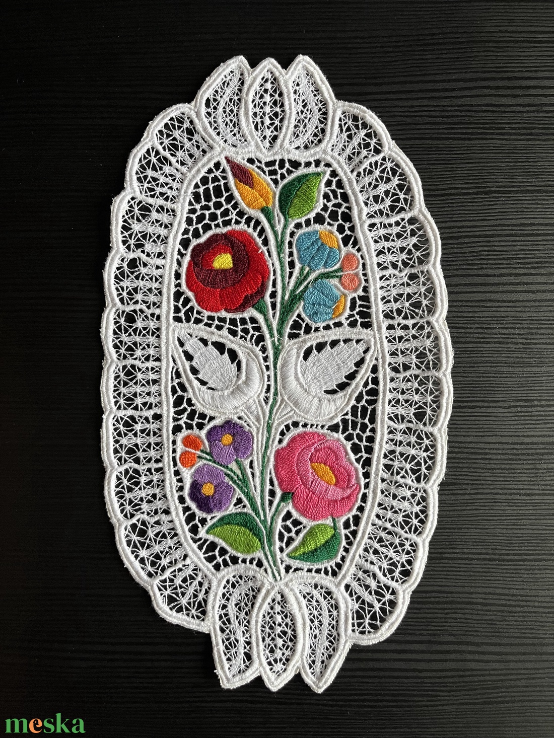 Kalocsai mintás riselt terítő - 29 x 15,5 cm - otthon & életmód - lakástextil - abrosz, terítő - díszterítő polcra, komódra - Meska.hu