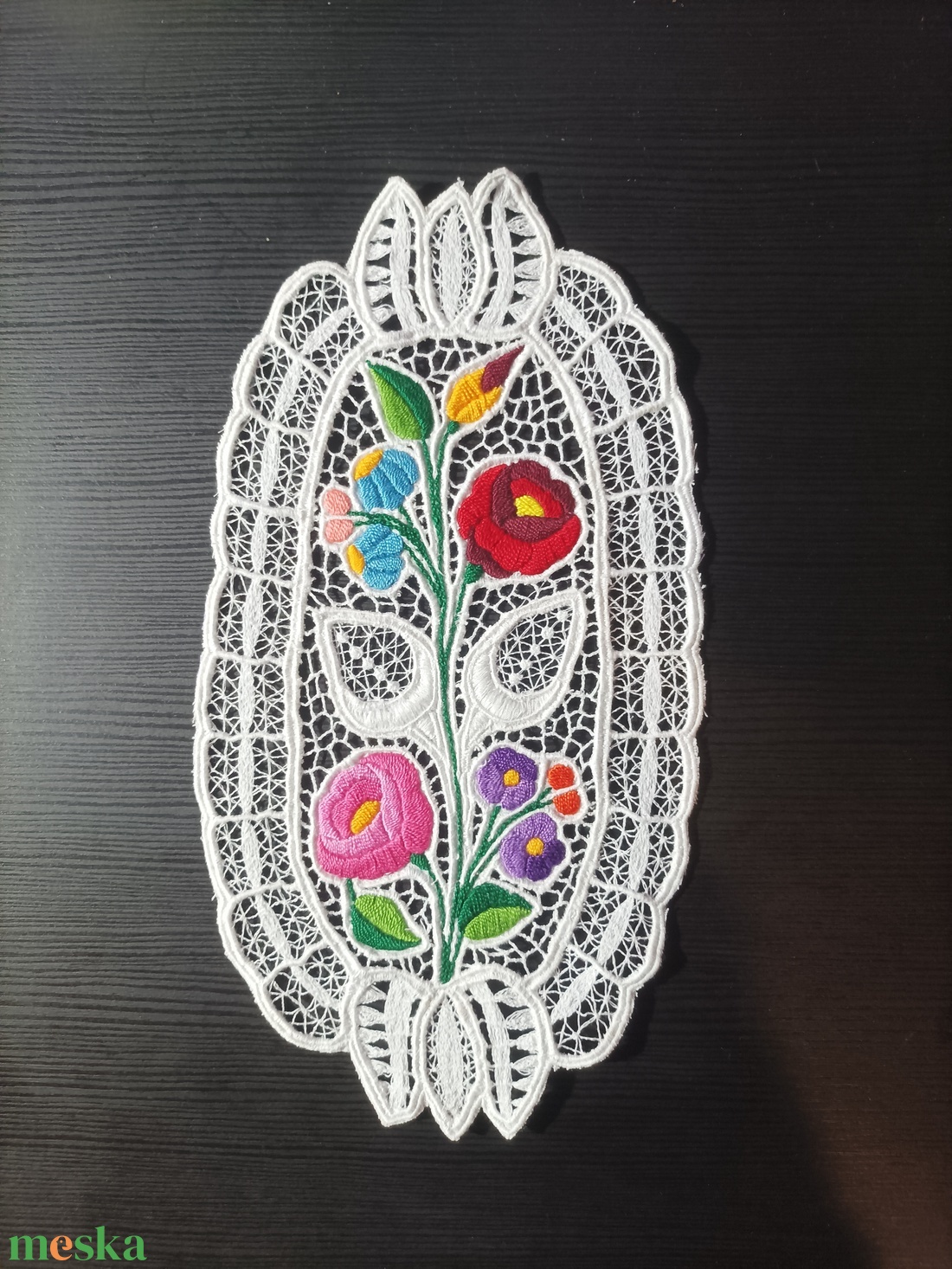 Kalocsai mintás riselt terítő - 29 x 15,5 cm - otthon & életmód - lakástextil - abrosz, terítő - díszterítő polcra, komódra - Meska.hu