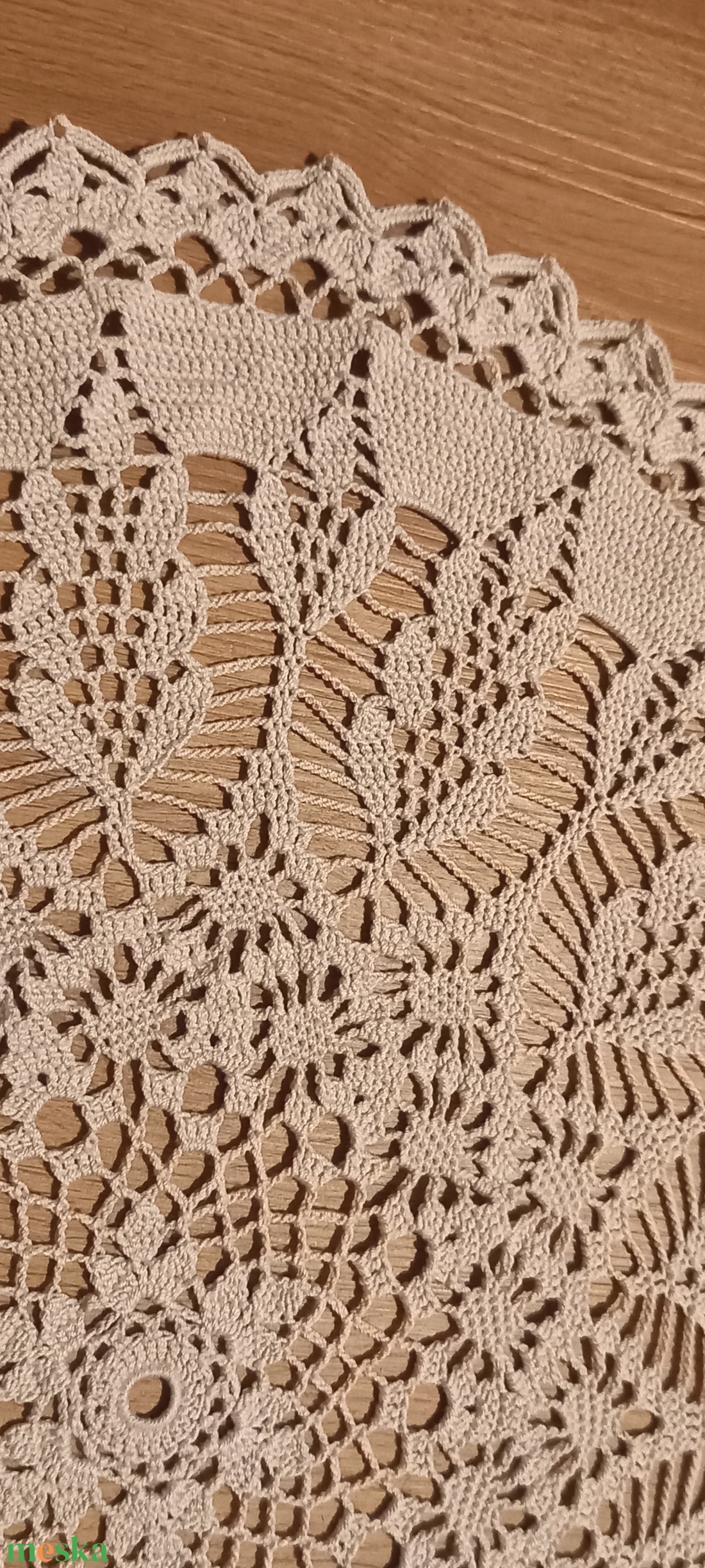 Kézzel horgolt halvány szürke csipke terítő - romantikus lakásdekor - otthon & életmód - lakástextil - abrosz, terítő - asztalközép terítő - Meska.hu