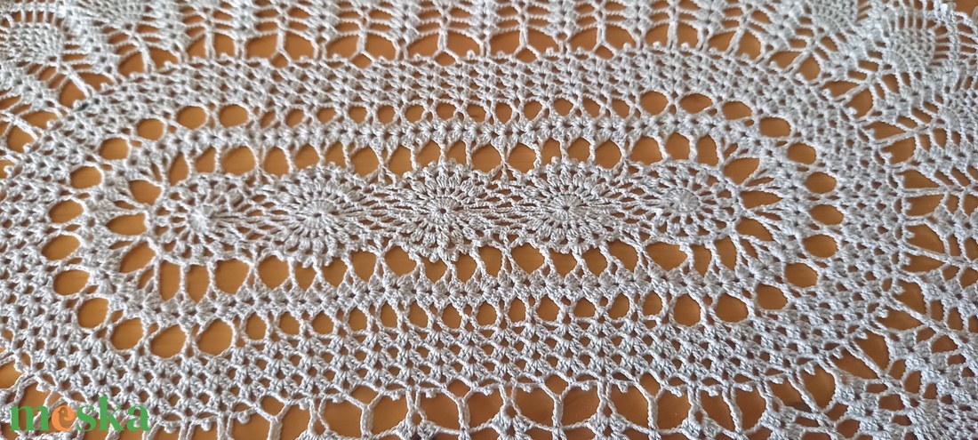 Kézzel horgolt halvány szürke csipke terítő - romantikus lakásdekor - otthon & életmód - lakástextil - abrosz, terítő - asztalközép terítő - Meska.hu