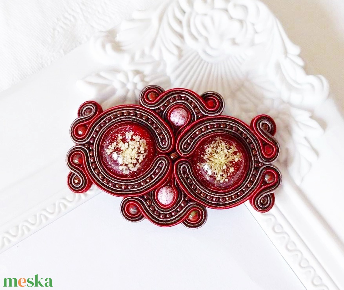 Virágos mintájú különleges sujtás hajcsat bordó - ruha & divat - hajdísz & hajcsat - hajdísz - Meska.hu