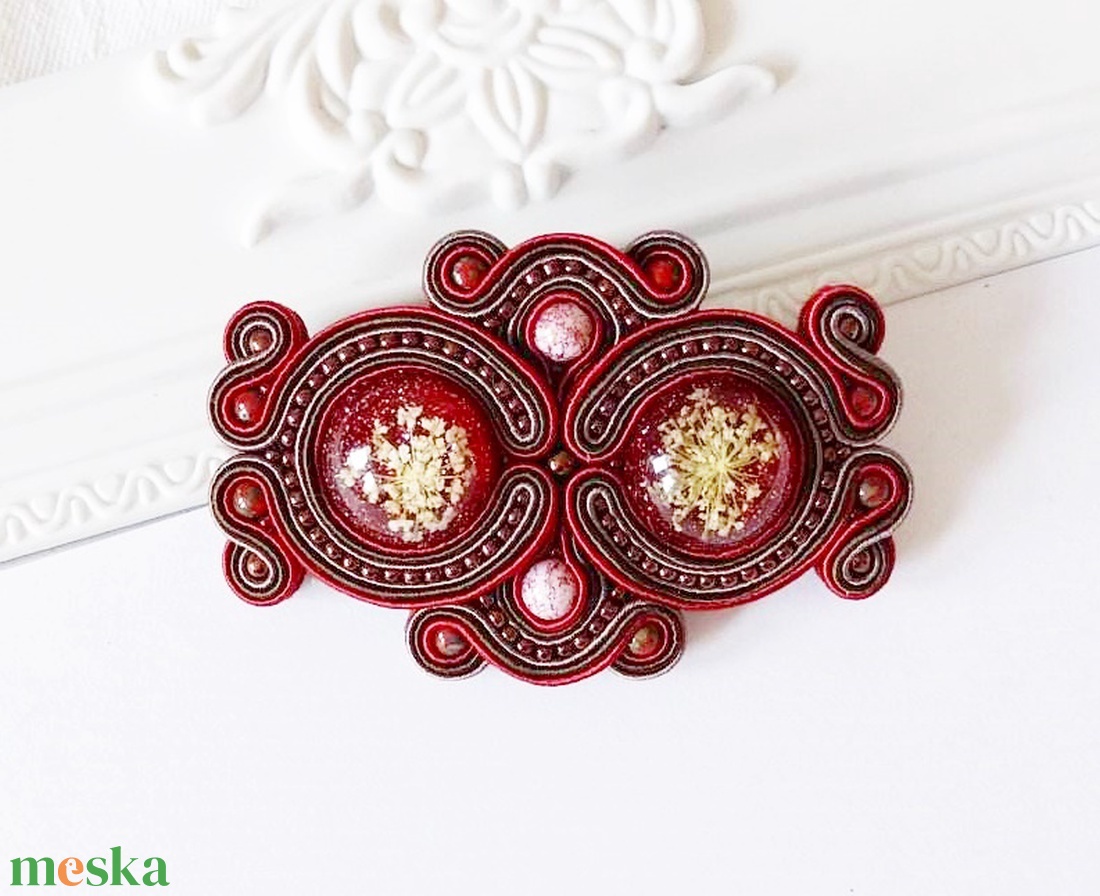 Virágos mintájú különleges sujtás hajcsat bordó - ruha & divat - hajdísz & hajcsat - hajdísz - Meska.hu