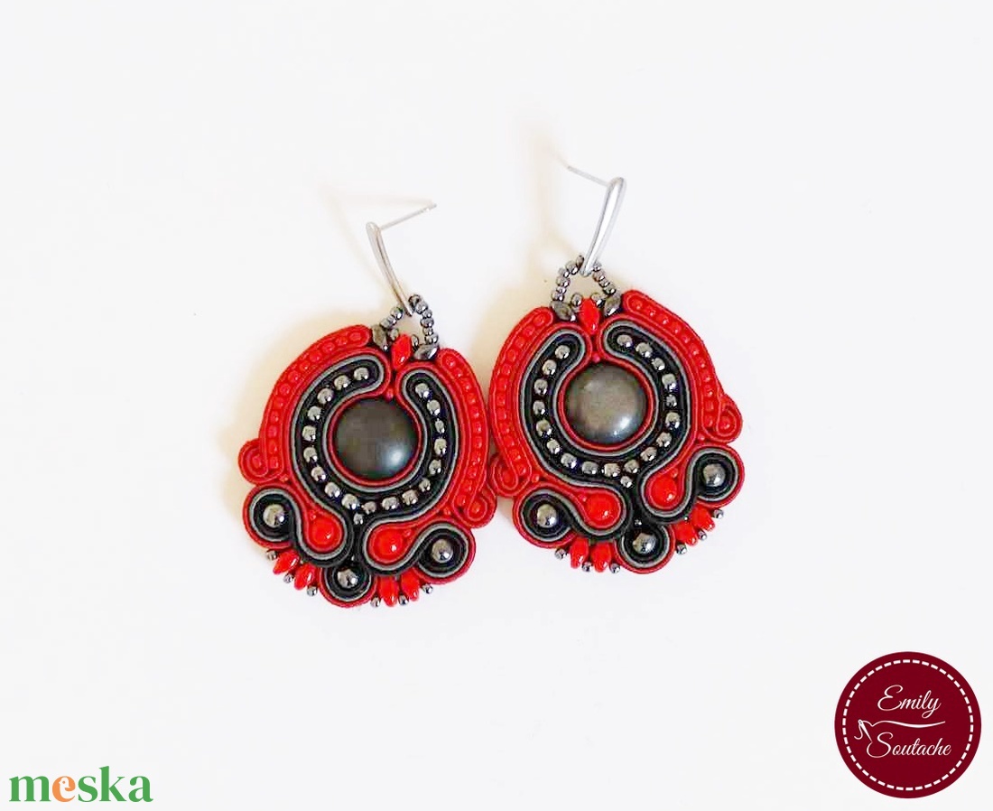 Elegáns piros-fekete sujtás fülbevaló alkalmi - ékszer - fülbevaló - lógó fülbevaló - Meska.hu