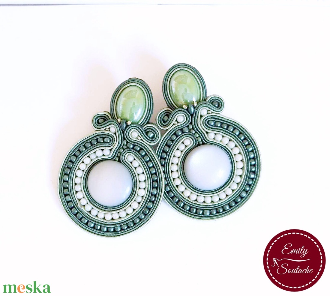 Óriás zöld sujtás fülbevaló alkalmi - ékszer - fülbevaló - klipsz - Meska.hu