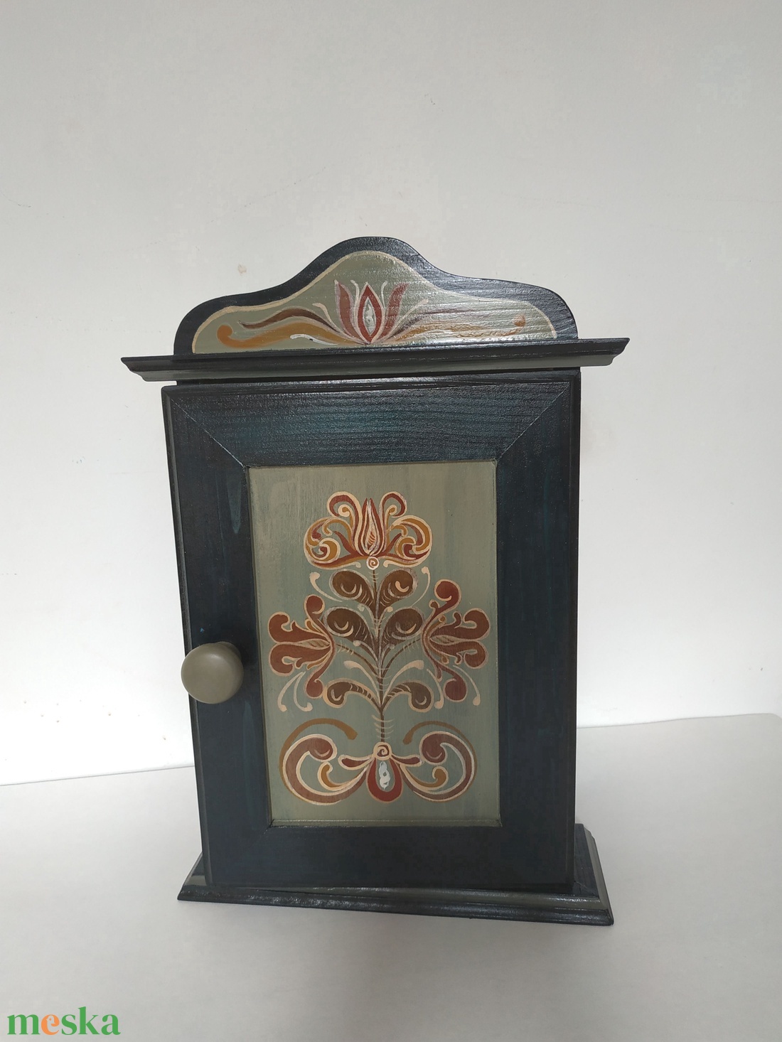 Kulcstartó szekrény- kézzel festett- Rétfalu - otthon & életmód - dekoráció - fali és függő dekoráció - fali kulcstartó - Meska.hu