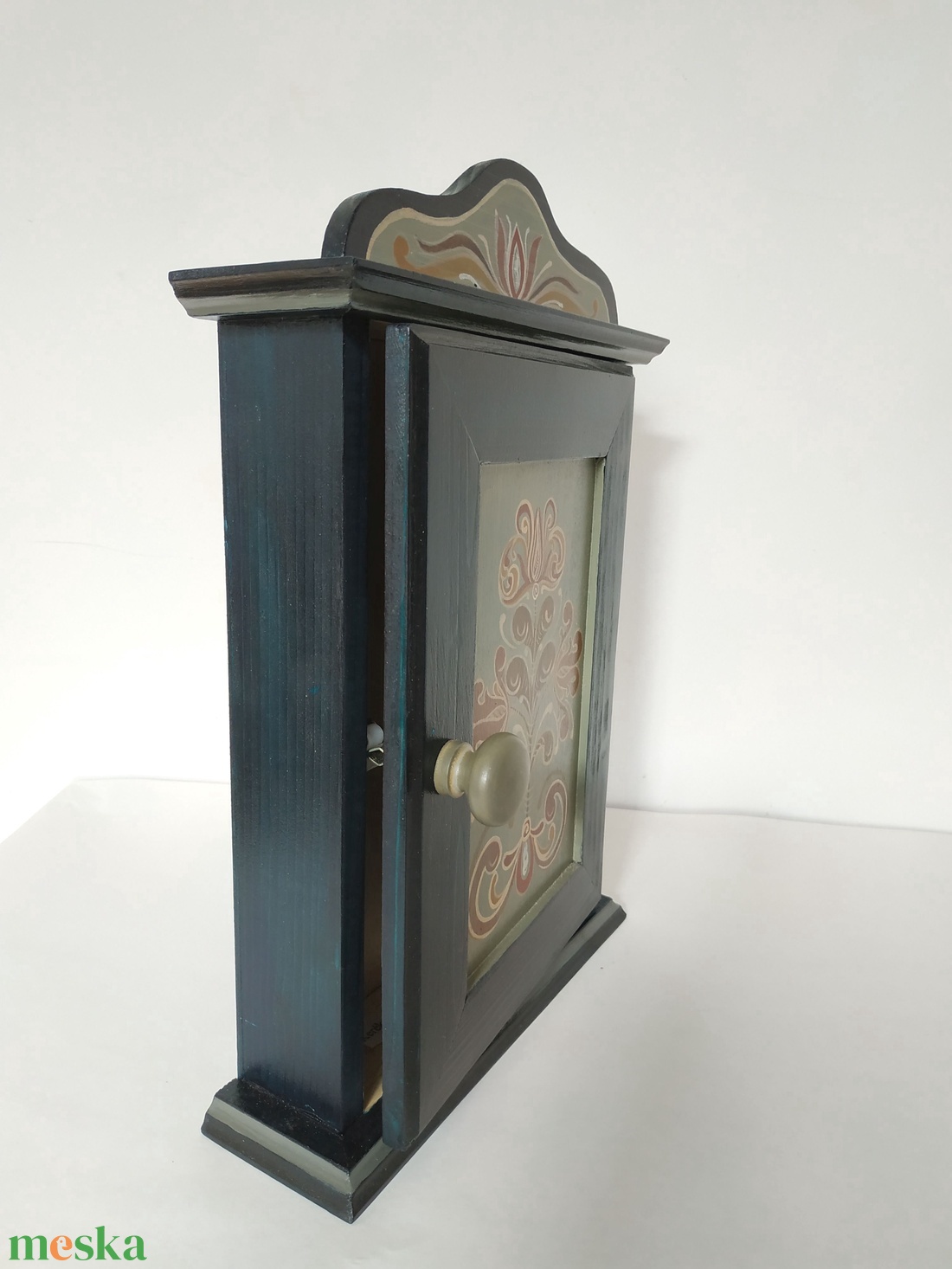 Kulcstartó szekrény- kézzel festett- Rétfalu - otthon & életmód - dekoráció - fali és függő dekoráció - fali kulcstartó - Meska.hu