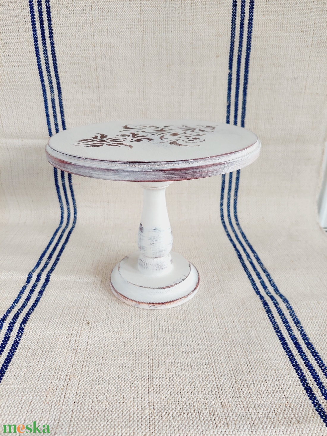 Tortatál tortaállvány vintage koptatott fehér barna - otthon & életmód - konyhafelszerelés, tálalás - sütés, főzés - sütidísz - Meska.hu
