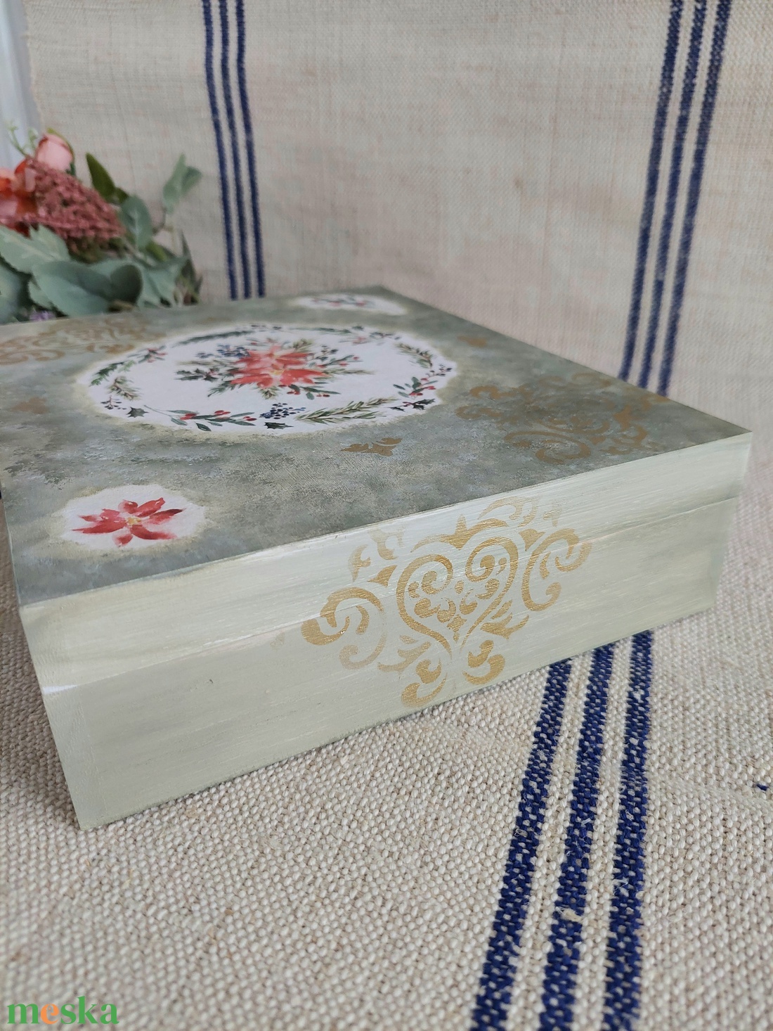 Vintage stílusú karácsonyi macaronos doboz- díszdoboz - (mikulás virág) zöld-arany  szín - otthon & életmód - lakástextil - varrókellék - Meska.hu