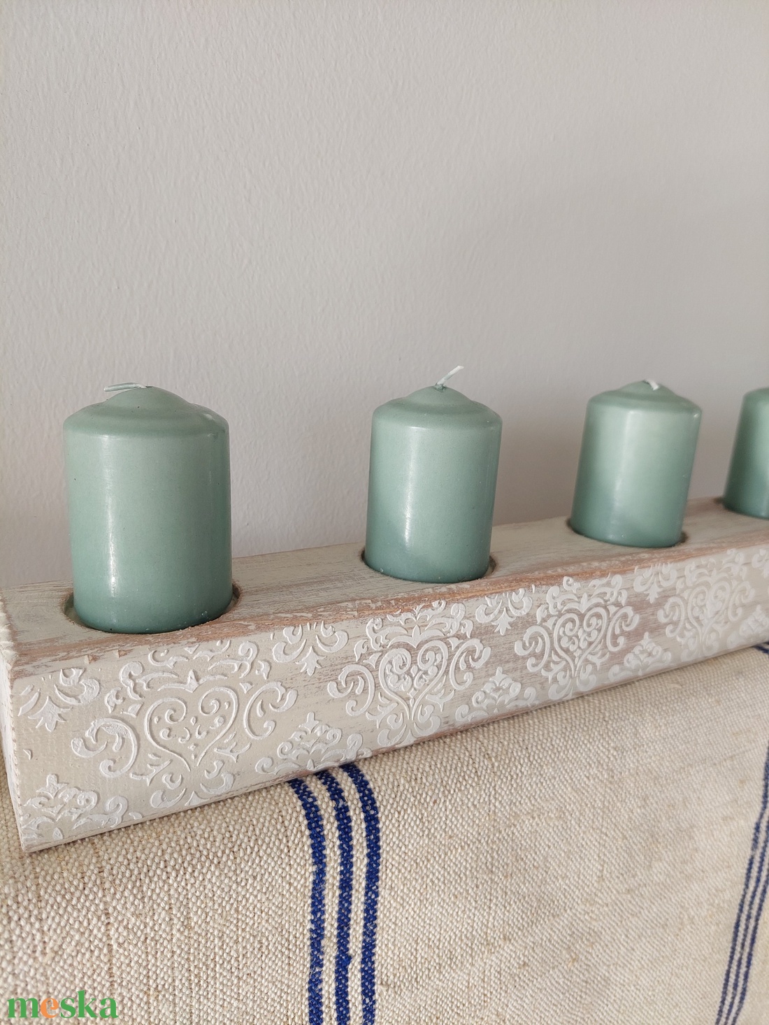 Fa adventi asztalközép  asztaldísz gyertyatartó- koptatott fehér  - esküvő - dekoráció - gyertya & gyertyatartó - Meska.hu