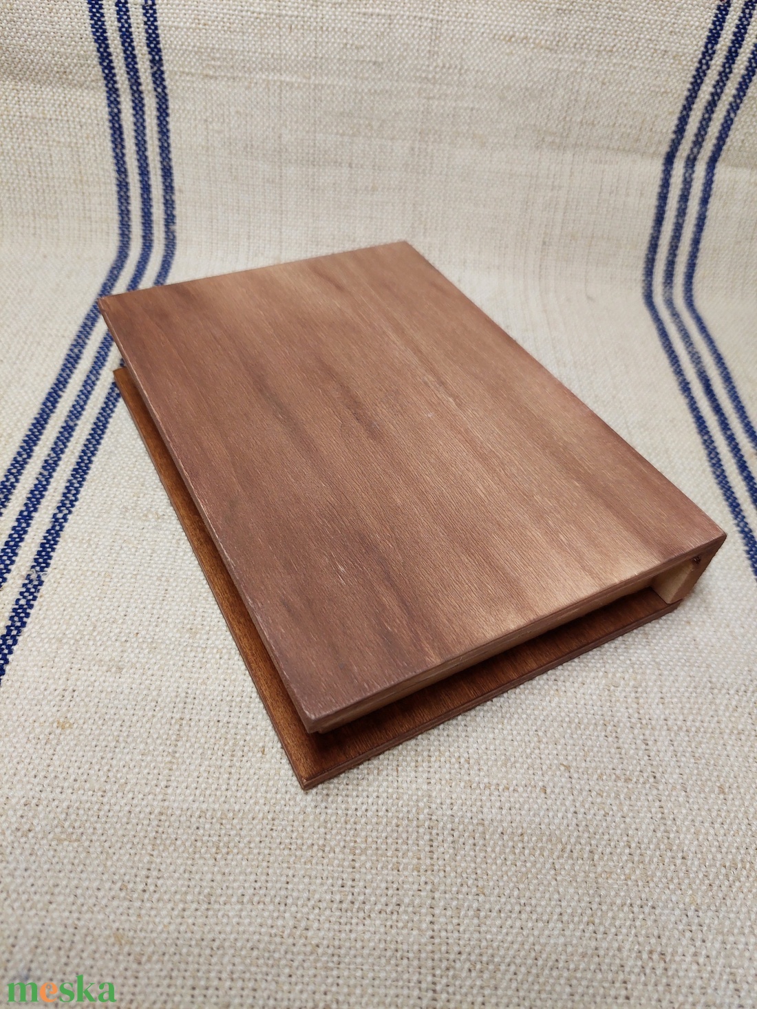 Macis karácsonyi könyv formájú doboz - otthon & életmód - dekoráció - asztal és polc dekoráció - díszdoboz - Meska.hu