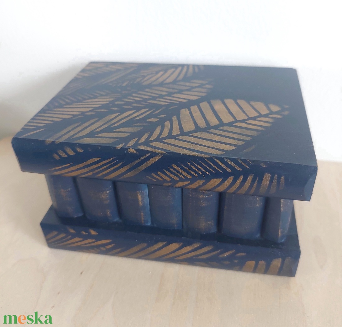 Puzzle doboz/ titkos doboz- indigókék bronz levelek-nagyobb méret - ékszer - ékszertartó - ékszerdoboz - Meska.hu Puzzle doboz/ titkos doboz- indigókék bronz levelek-nagyobb méret - ékszer - ékszertartó - ékszerdoboz - Meska.hu