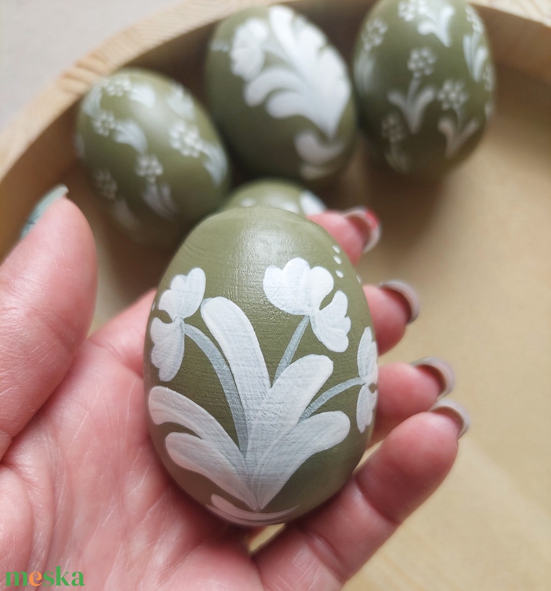 Kézzel festett fa tojás 5 db olívazöld fehér mintával - otthon & életmód - dekoráció - asztal és polc dekoráció - asztaldísz - Meska.hu