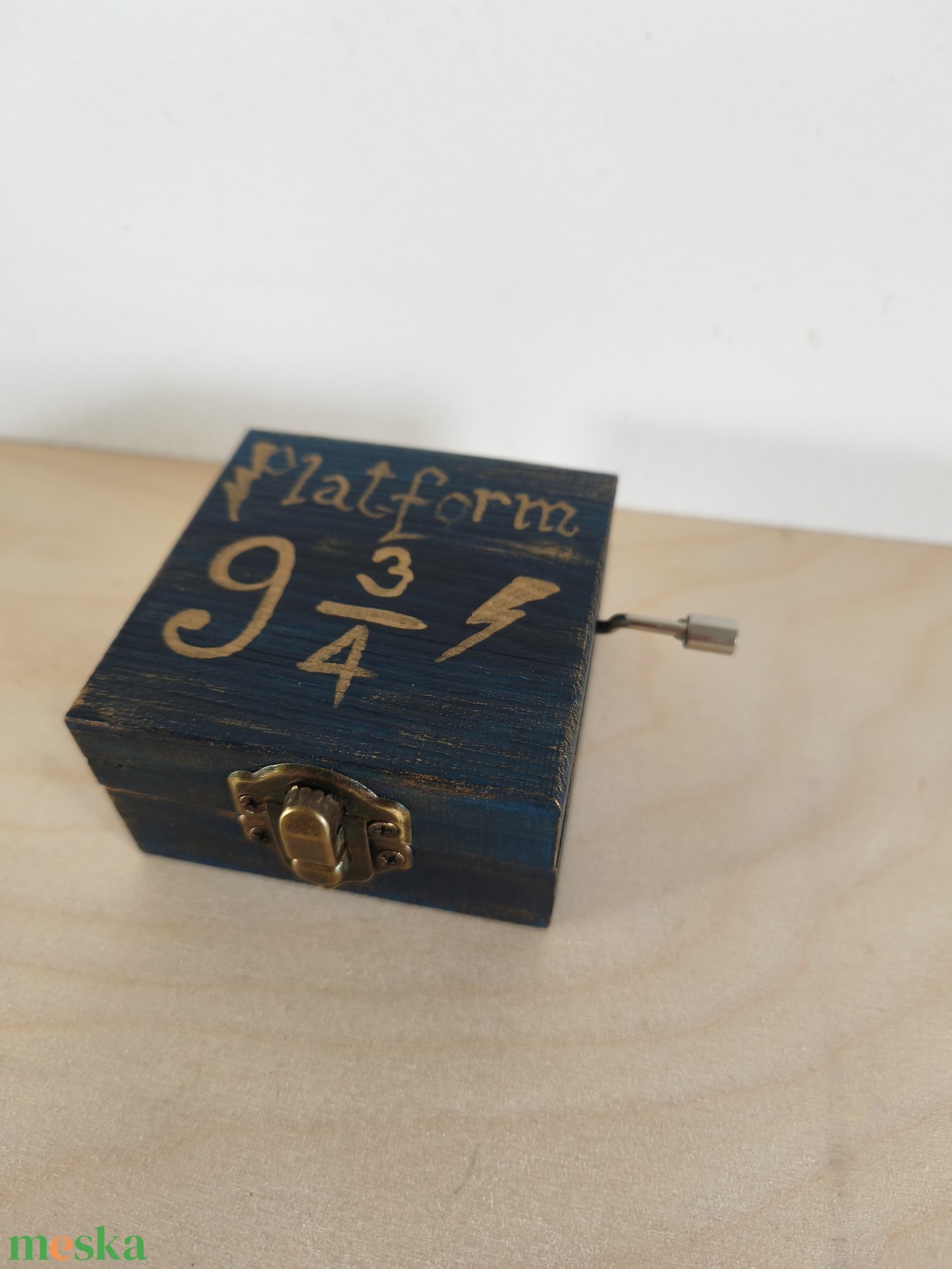 Zenedoboz- Platform 9 3/4 HP - otthon & életmód - dekoráció - asztal és polc dekoráció - zenedoboz - Meska.hu