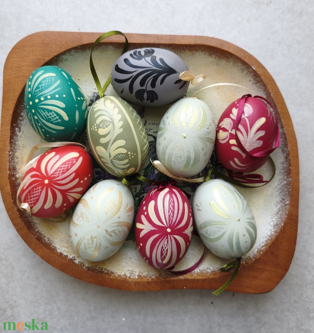 Kézzel festett fa tojás szatén szalaggal 9 db - otthon & életmód - dekoráció - asztal és polc dekoráció - asztaldísz - Meska.hu