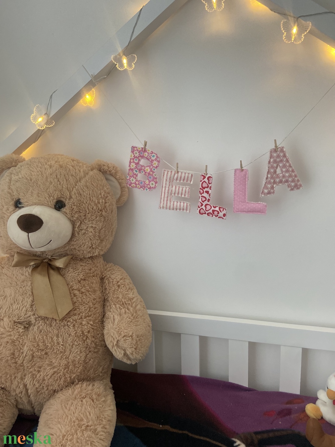 Egyedi, bármilyen névvel elkészíthető dísz, ágyra, falra, gyerekszobába - otthon & életmód - dekoráció - fali és függő dekoráció - függődísz - Meska.hu