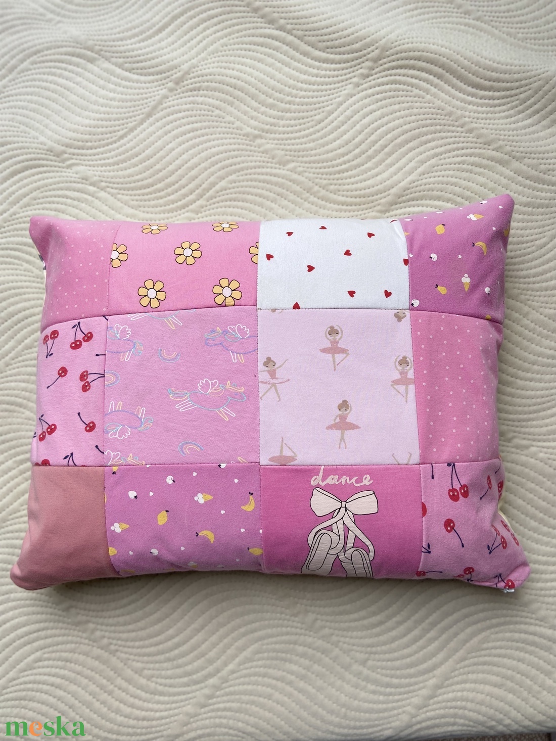  Gyerek párna. Díszpárna, emlékpárna, gyerekruhákból - otthon & életmód - lakástextil - párna & párnahuzat - Meska.hu