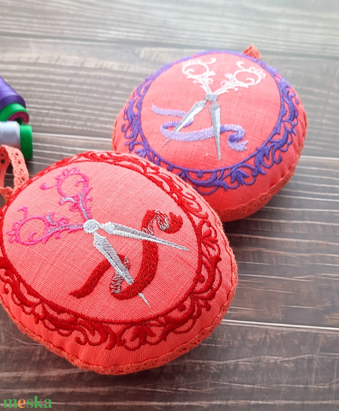 Tűpárna, felakasztható ajándék párnácska - otthon & életmód - lakástextil - varrókellék - Meska.hu