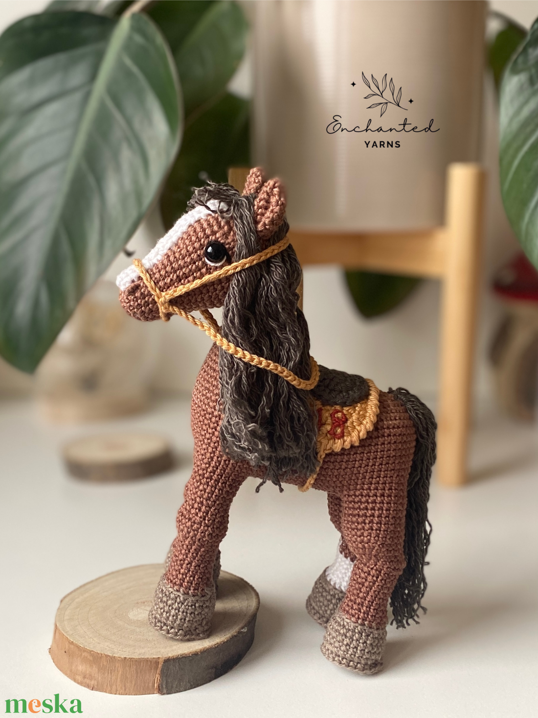 Horgolt ló (prémium, dekorációs) - kellékek & szerszámok - dekorációs kellékek - figurák - Meska.hu