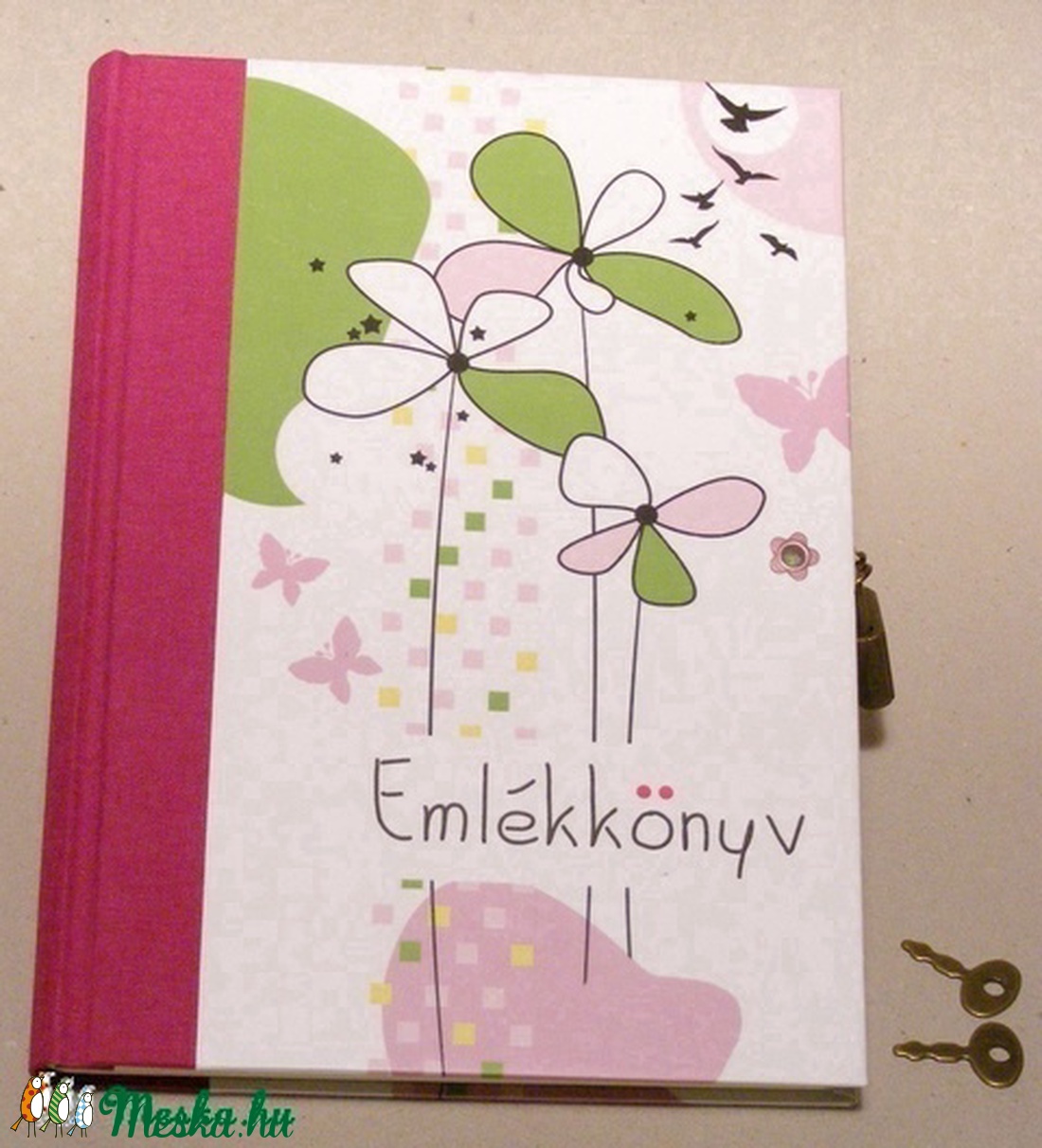 Emlékkönyv lakattal, két kulccsal. Kulcsos könyv, titkos napló, virágos borító, vászon gerinc - - Meska.hu Emlékkönyv lakattal, két kulccsal. Kulcsos könyv, titkos napló, virágos borító, vászon gerinc - - Meska.hu