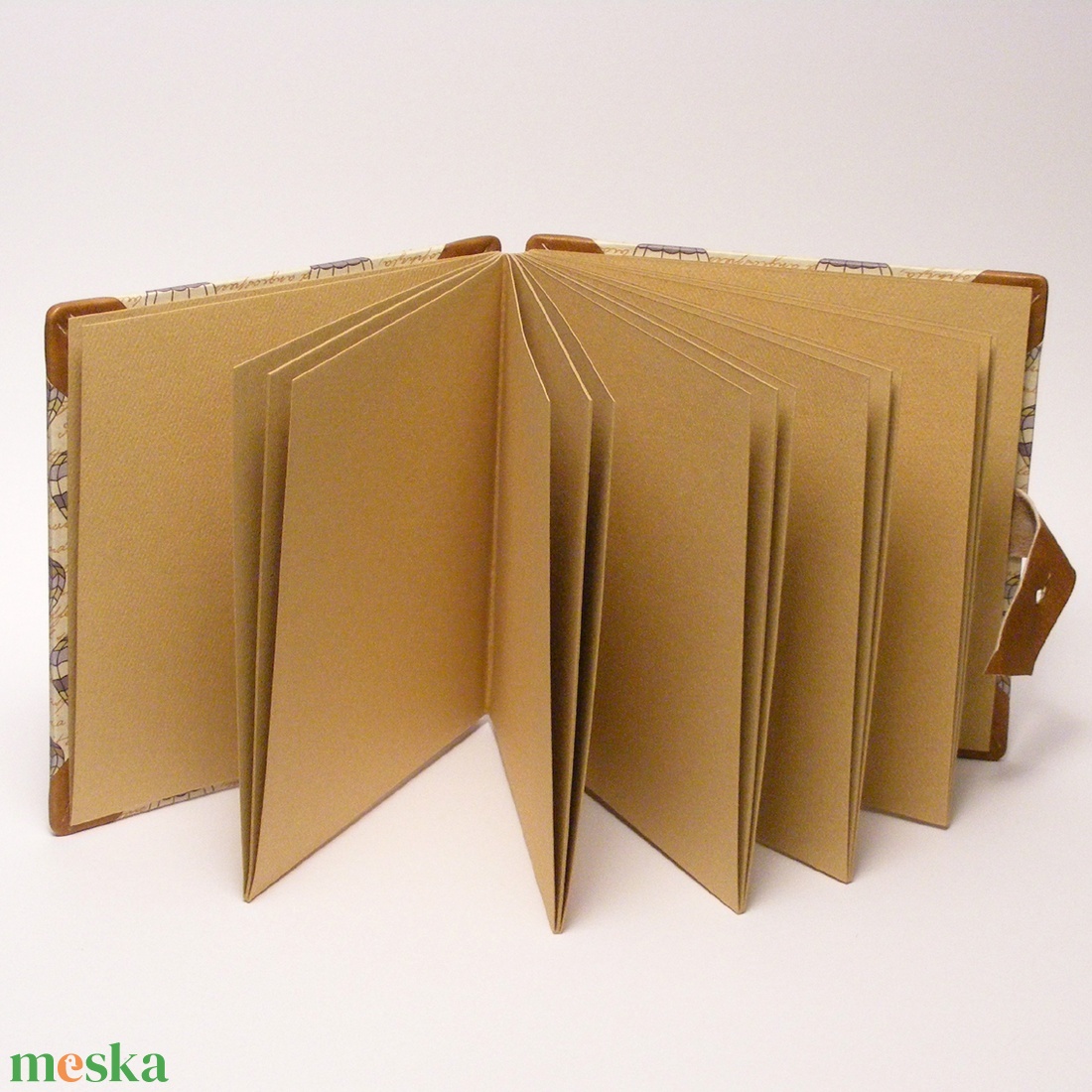 Fotóalbum, scrapbook album, steampunk album férfiaknak, bőrrel és fém szegecsekkel - otthon & lakás - papír írószer - album & fotóalbum - Meska.hu Fotóalbum, scrapbook album, steampunk album férfiaknak, bőrrel és fém szegecsekkel - otthon & lakás - papír írószer - album & fotóalbum - Meska.hu