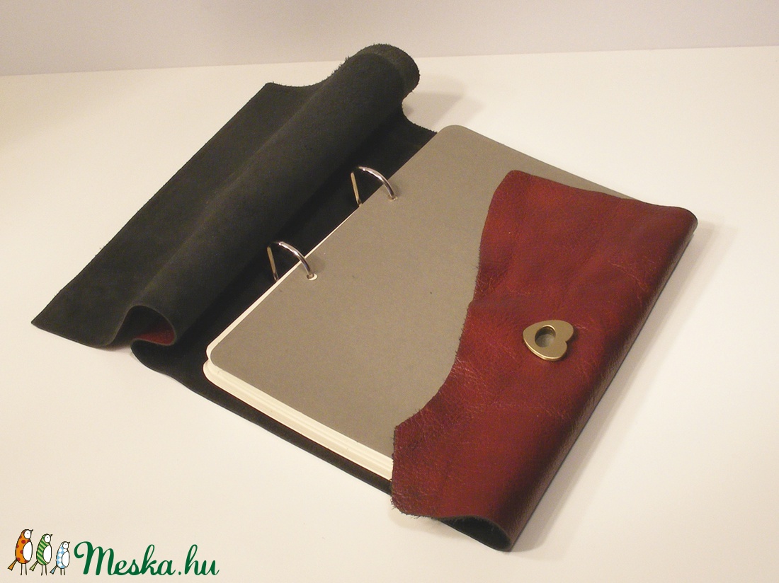 Puha borítós, bordó valódi bőr mappa, monogrammal, névvel személyessé tehető. Gyűrűs mappa 2018-as naptárral -  - Meska.hu