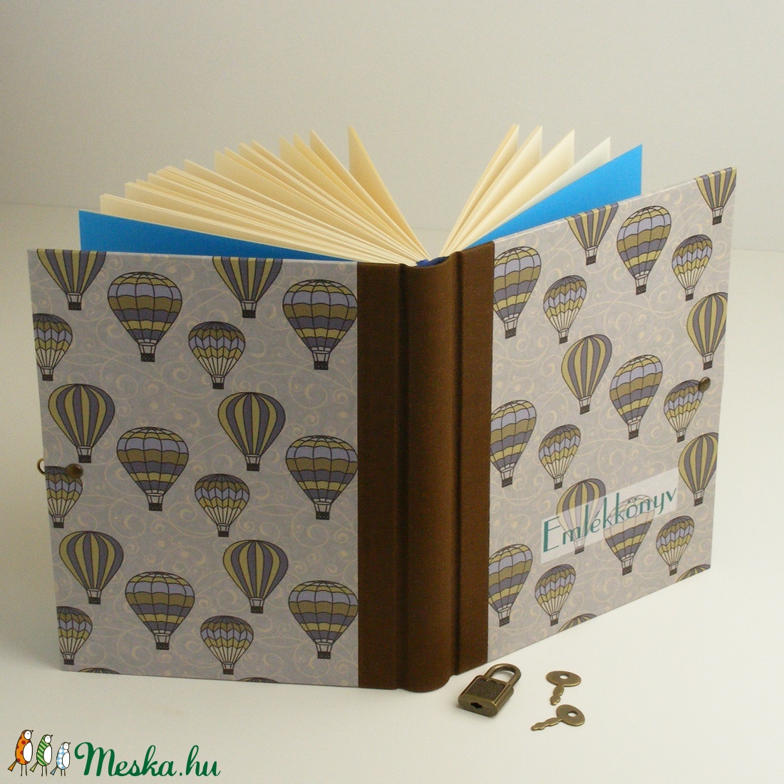 Emlékkönyv lakattal, két kulccsal. Kulcsos könyv, titkos napló kisfiúknak, fiús, léghajós borítóval, kézzel fűzött -  - Meska.hu