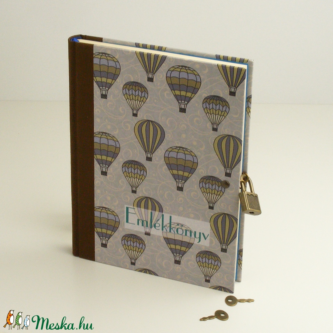 Emlékkönyv lakattal, két kulccsal. Kulcsos könyv, titkos napló kisfiúknak, fiús, léghajós borítóval, kézzel fűzött -  - Meska.hu