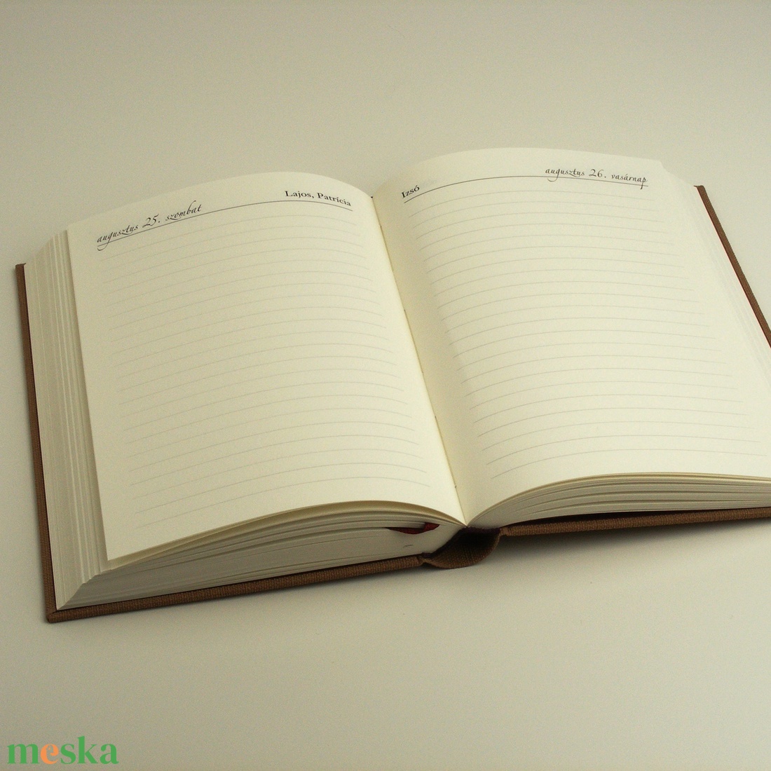 Személyes határidőnapló 2024-re, napi beosztású naptár, napló. Többféle színű választható borító, gravírozott, névvel is - otthon & lakás - papír írószer - naptár & tervező - Meska.hu