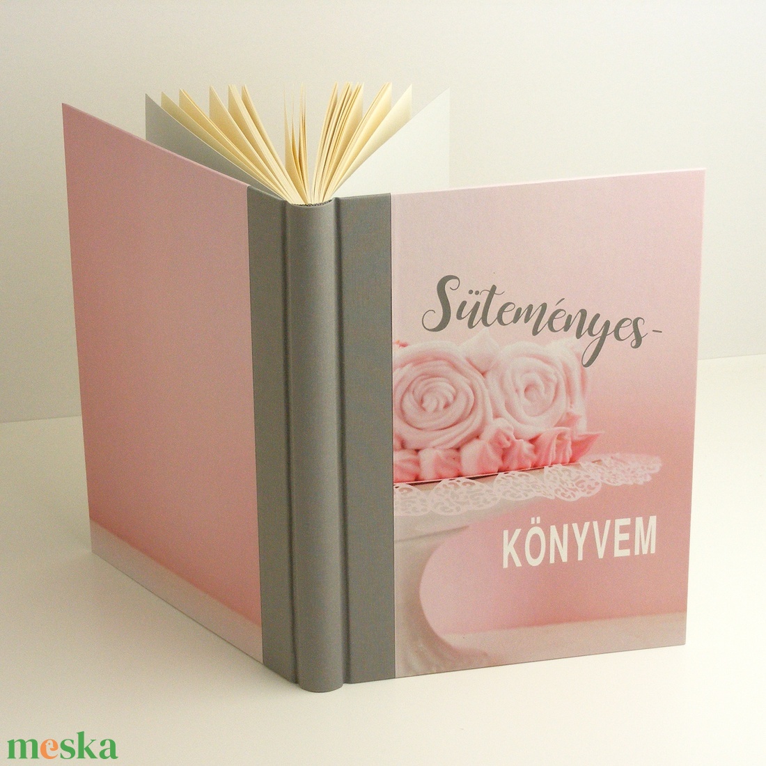 Süteményeskönyv, receptgyűjtő, recepteskönyv sütemény receptekhez. Névre szólóan, igény szerinti címmel is rendelhető - otthon & életmód - konyhafelszerelés, tálalás - sütés, főzés - receptfüzet - Meska.hu Süteményeskönyv, receptgyűjtő, recepteskönyv sütemény receptekhez. Névre szólóan, igény szerinti címmel is rendelhető - otthon & életmód - konyhafelszerelés, tálalás - sütés, főzés - receptfüzet - Meska.hu