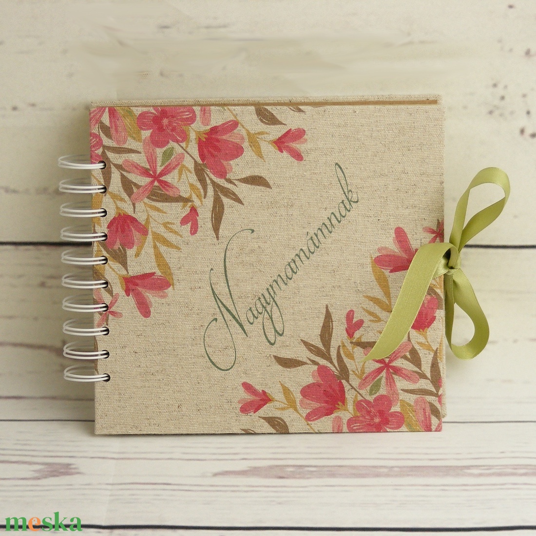 Egyedi felirattal, névvel is kérhető fotóalbum, spirál scrapbook album. Ajándék Anyák napjára. Virágmintás vászon borító - otthon & életmód - papír, írószer - album & fotóalbum - Meska.hu Egyedi felirattal, névvel is kérhető fotóalbum, spirál scrapbook album. Ajándék Anyák napjára. Virágmintás vászon borító - otthon & életmód - papír, írószer - album & fotóalbum - Meska.hu
