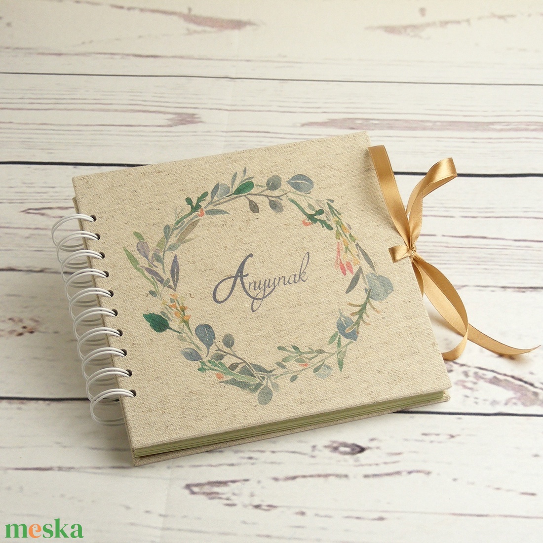 Egyedi felirattal, névvel is kérhető fotóalbum, spirál album, scrapbook. Ajándék Anyák napjára. Vászon borító koszorúval - otthon & életmód - papír, írószer - album & fotóalbum - Meska.hu Egyedi felirattal, névvel is kérhető fotóalbum, spirál album, scrapbook. Ajándék Anyák napjára. Vászon borító koszorúval - otthon & életmód - papír, írószer - album & fotóalbum - Meska.hu