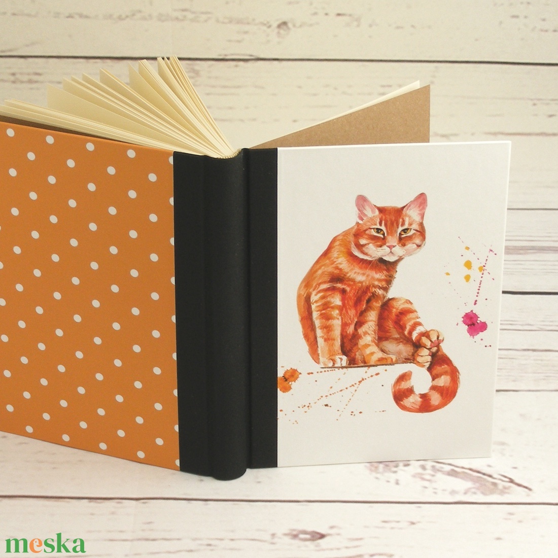 Napló macskásoknak, üres lapos A5 notesz vászon gerinccel, kézzel fűzött macskás emlékkönyv, jegyzetelő, hátul pöttyös - otthon & lakás - papír írószer - jegyzetfüzet & napló - Meska.hu