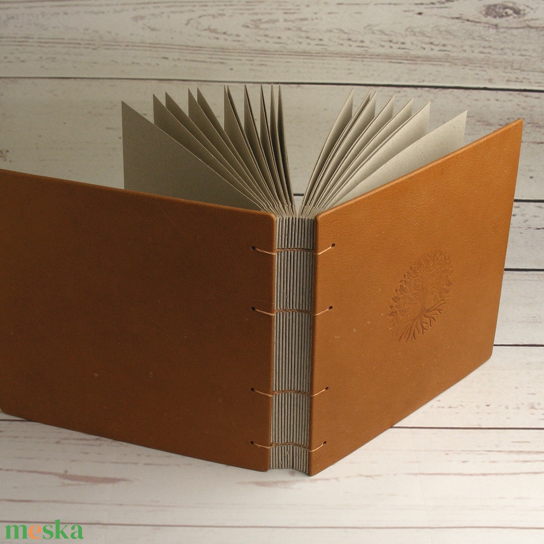 Valódi  bőr fotóalbum, csau színű fényképalbum, életfás album kopt fűzéssel. Ajándék scrapbook, emlékalbum felnőtteknek - otthon & életmód - papír, írószer - album & fotóalbum - Meska.hu