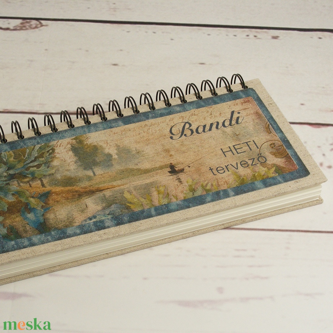 Horgászos heti tervező, egyszerű spirálos napló. Natúr vászon, elöl horgászjelenet, hátul halak. Két évre szóló naptár - otthon & életmód - papír, írószer - naptár & tervező - Meska.hu