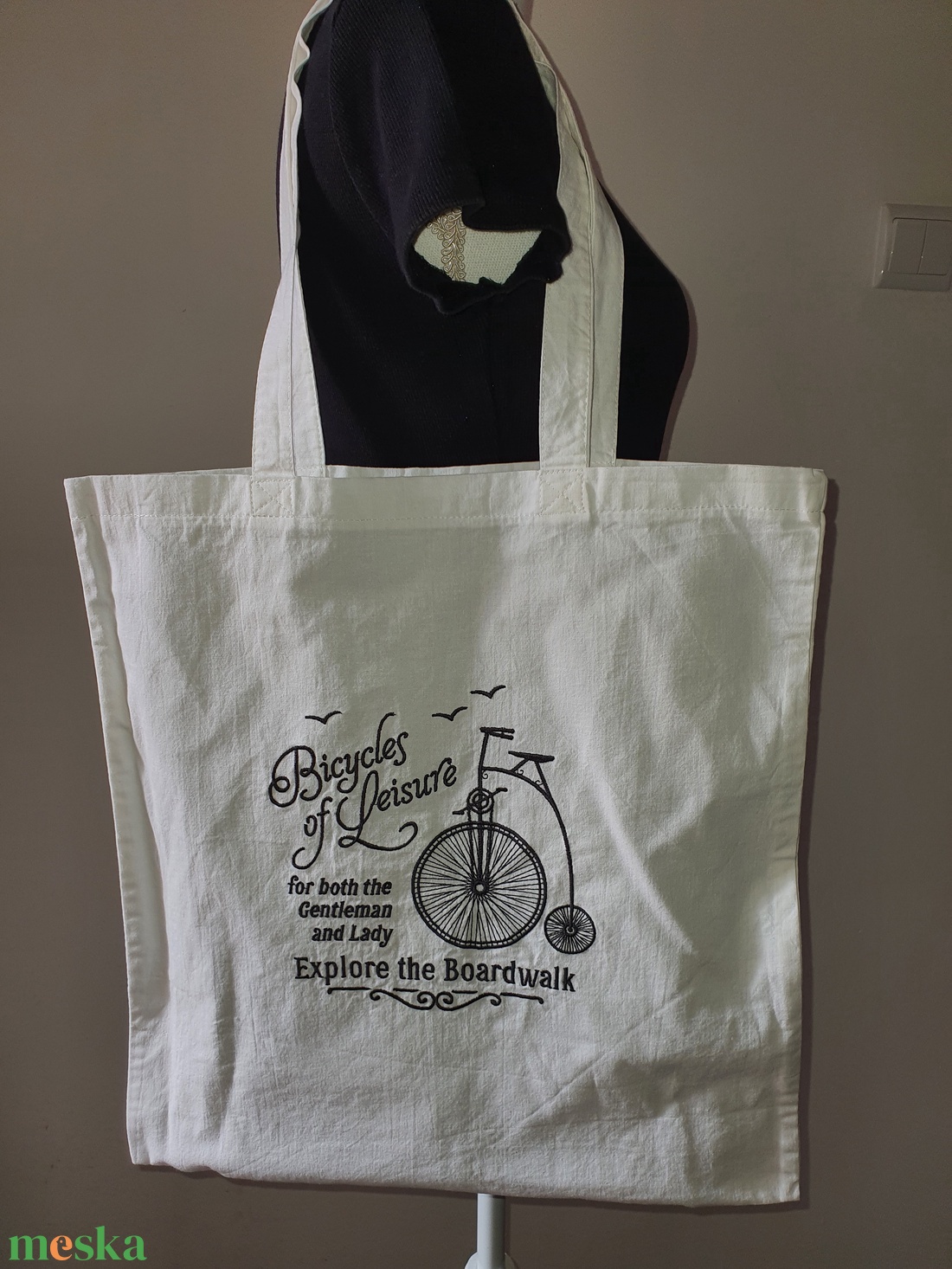 Bicajos hímzett vászontáska - táska & tok - bevásárlás & shopper táska - shopper, textiltáska, szatyor - Meska.hu Bicajos hímzett vászontáska - táska & tok - bevásárlás & shopper táska - shopper, textiltáska, szatyor - Meska.hu