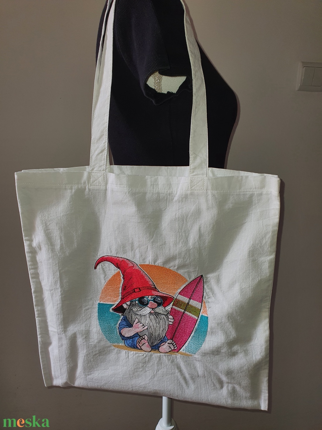 Szörfös hímzett vászontáska - táska & tok - bevásárlás & shopper táska - shopper, textiltáska, szatyor - Meska.hu Szörfös hímzett vászontáska - táska & tok - bevásárlás & shopper táska - shopper, textiltáska, szatyor - Meska.hu