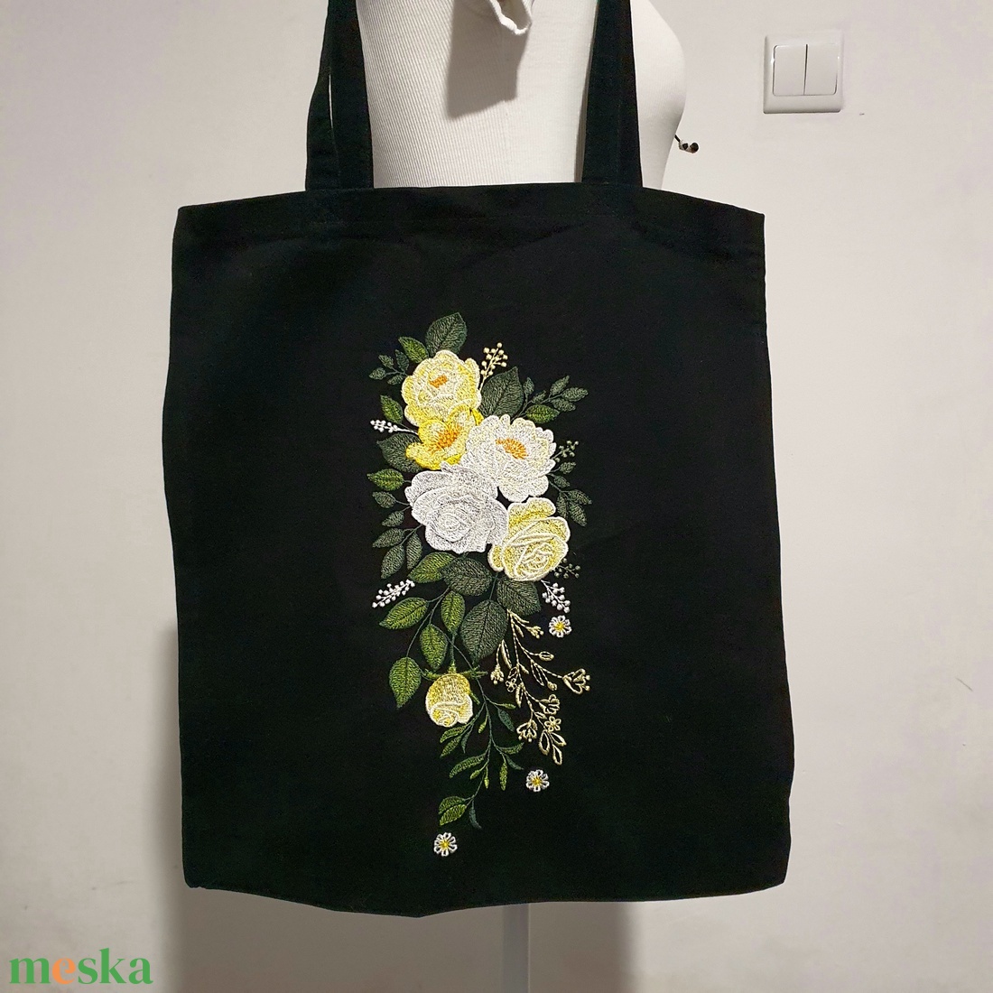 Rózsás hímzett vászontáska - táska & tok - bevásárlás & shopper táska - shopper, textiltáska, szatyor - Meska.hu Rózsás hímzett vászontáska - táska & tok - bevásárlás & shopper táska - shopper, textiltáska, szatyor - Meska.hu